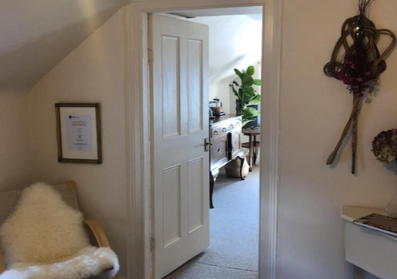 The Pink Cottage Upstairs Suite & Garden Summer Room Whitehead Εξωτερικό φωτογραφία