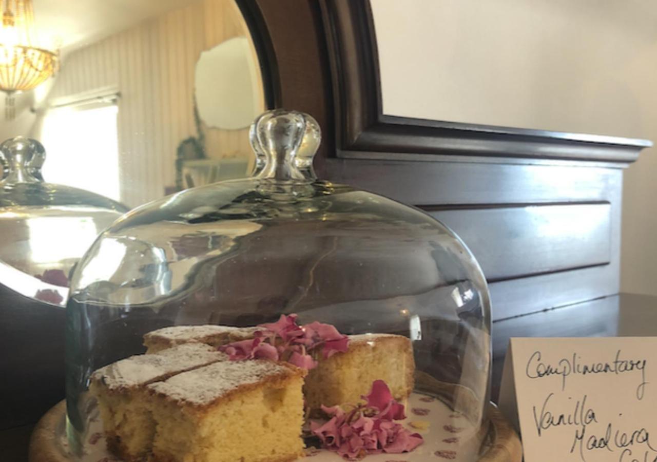 The Pink Cottage Upstairs Suite & Garden Summer Room Whitehead Εξωτερικό φωτογραφία