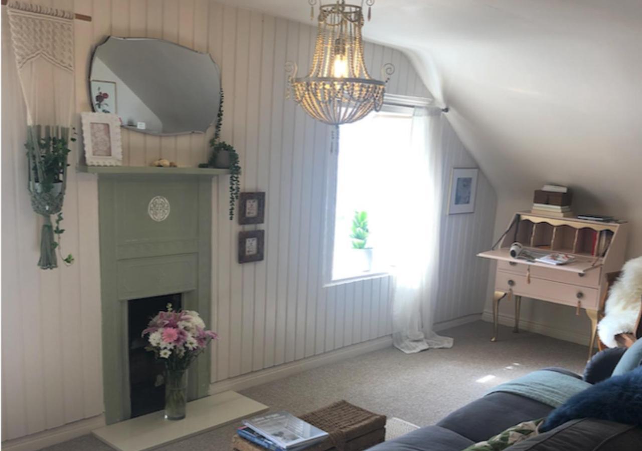 The Pink Cottage Upstairs Suite & Garden Summer Room Whitehead Εξωτερικό φωτογραφία
