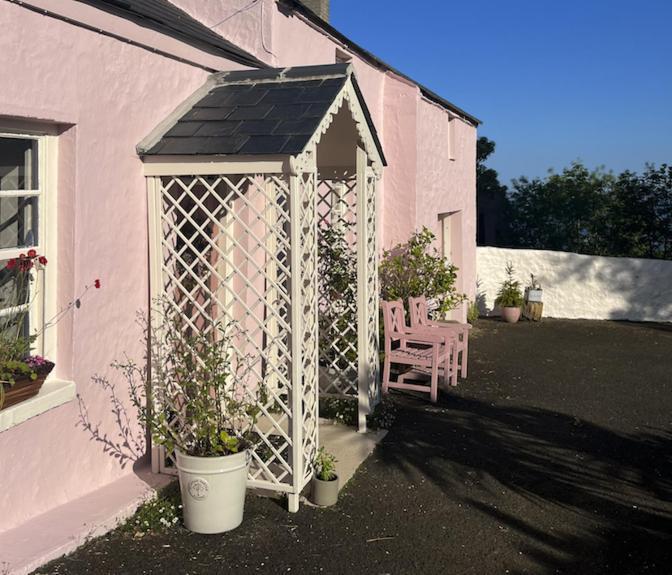 The Pink Cottage Upstairs Suite & Garden Summer Room Whitehead Εξωτερικό φωτογραφία