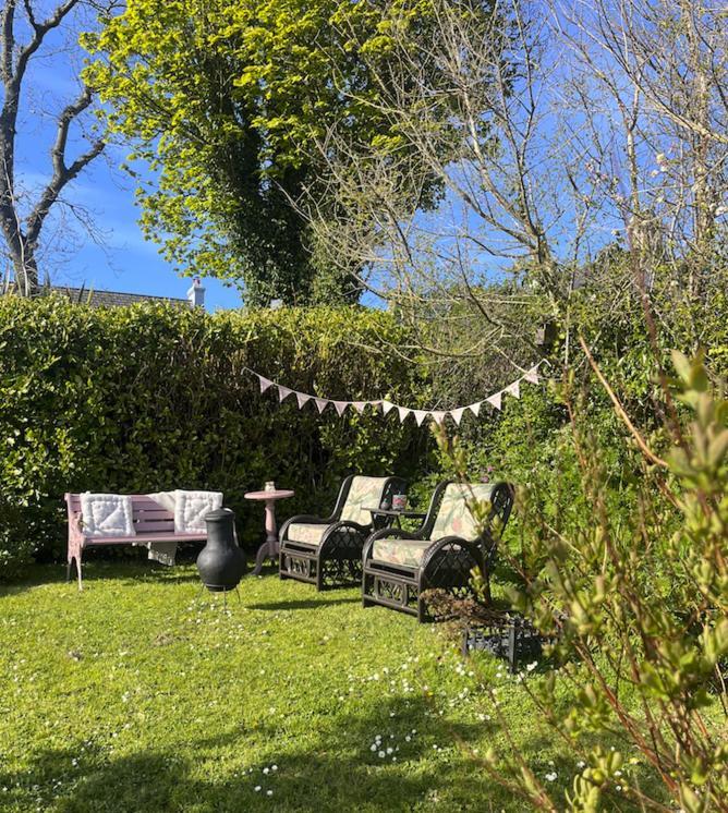 The Pink Cottage Upstairs Suite & Garden Summer Room Whitehead Εξωτερικό φωτογραφία