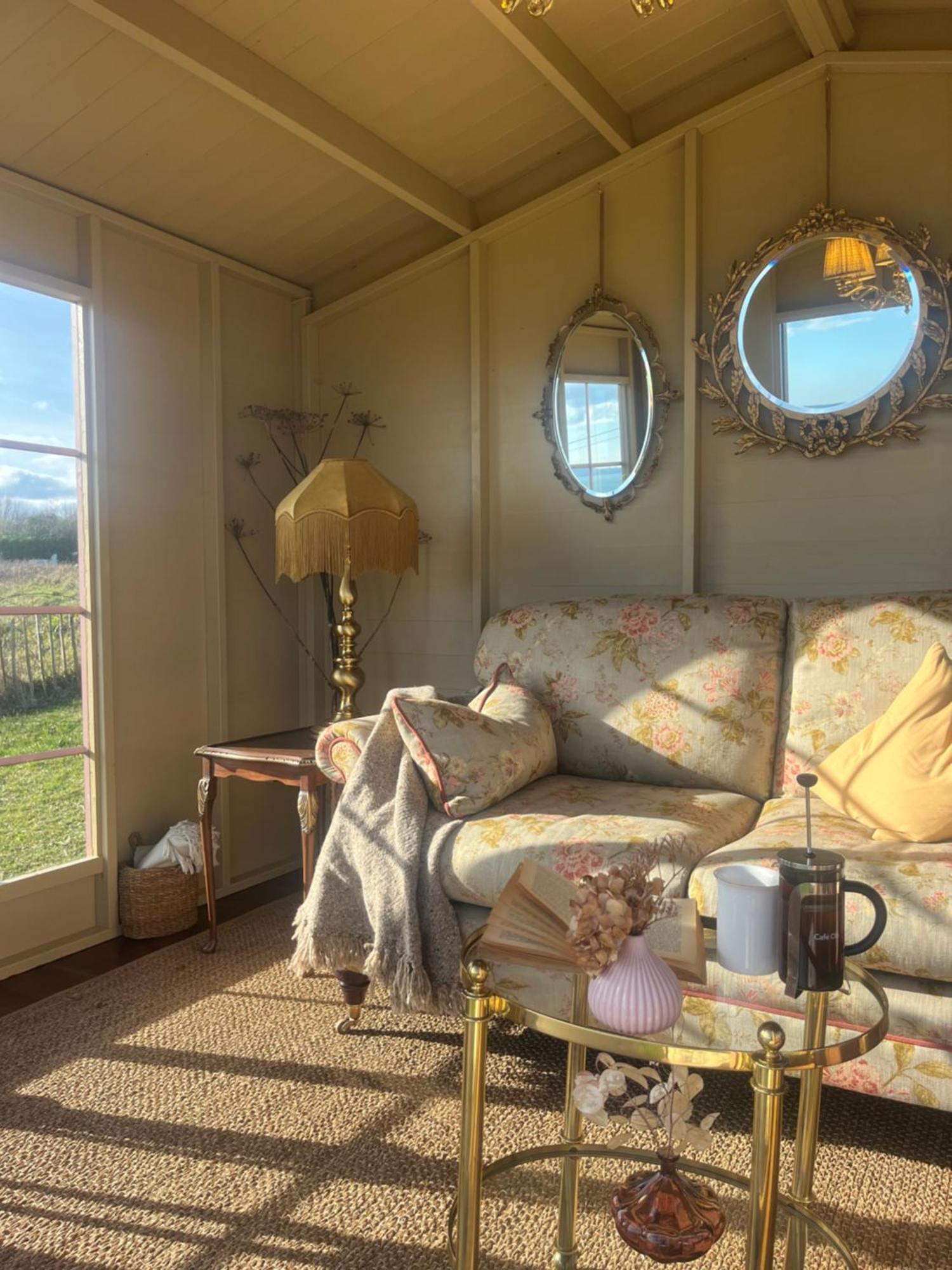 The Pink Cottage Upstairs Suite & Garden Summer Room Whitehead Εξωτερικό φωτογραφία