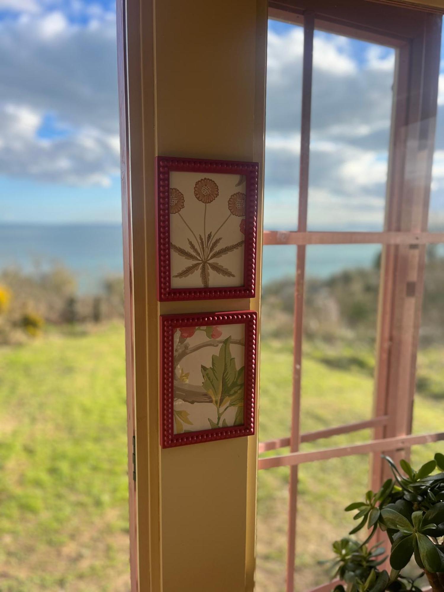 The Pink Cottage Upstairs Suite & Garden Summer Room Whitehead Εξωτερικό φωτογραφία