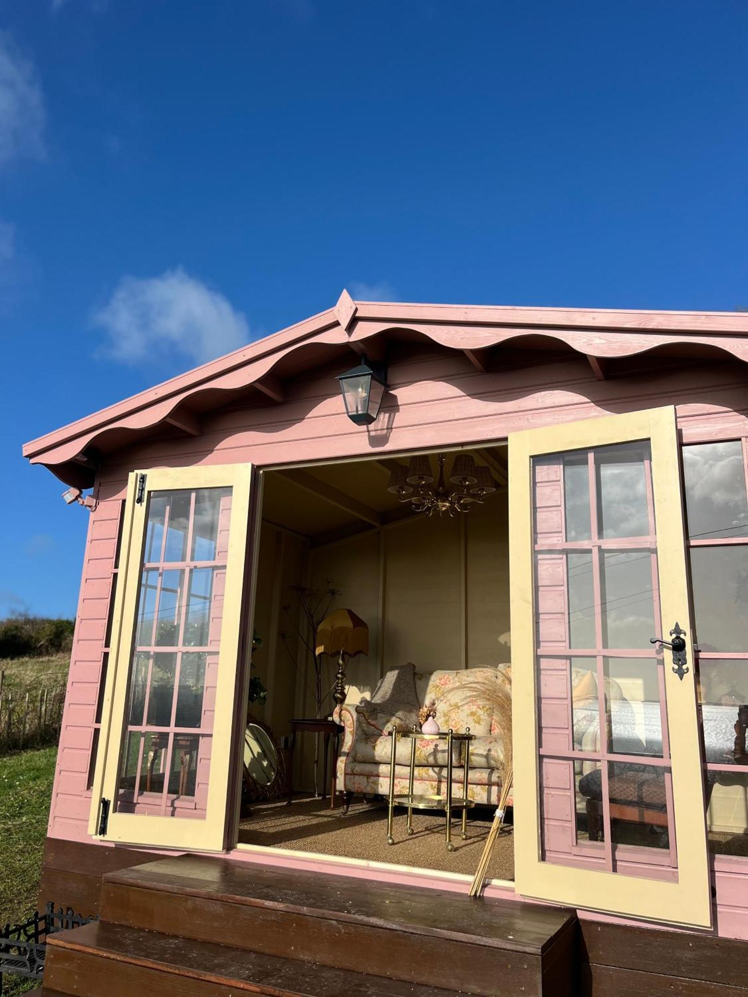 The Pink Cottage Upstairs Suite & Garden Summer Room Whitehead Εξωτερικό φωτογραφία