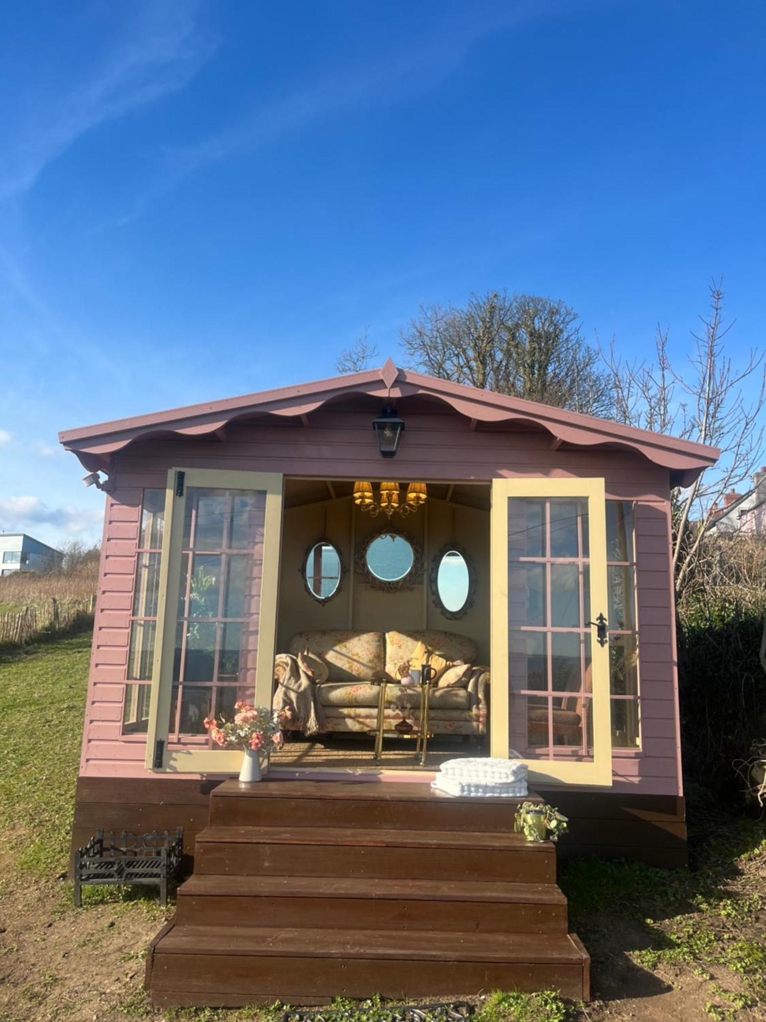The Pink Cottage Upstairs Suite & Garden Summer Room Whitehead Εξωτερικό φωτογραφία