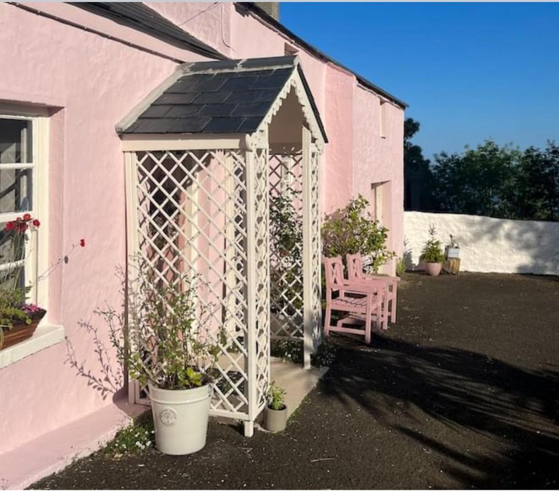 The Pink Cottage Upstairs Suite & Garden Summer Room Whitehead Εξωτερικό φωτογραφία